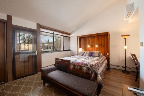 パークアベニュー 3 ベッドルーム コンドミニアムズ