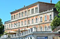 Hotel Iris