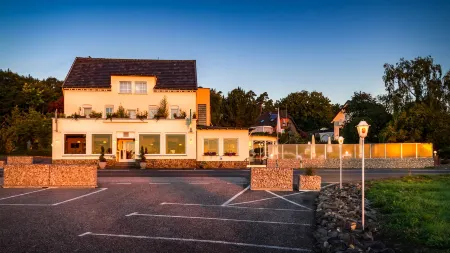 Hotel Kalenborner Höhe Отели в г. Райнбах