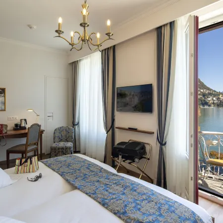 International au Lac Historic Lakeside Hotel