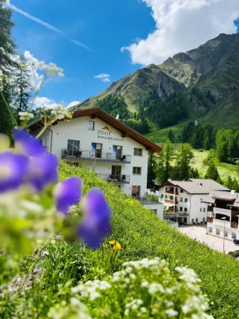 Piz Ot Отели в г. Замнаун