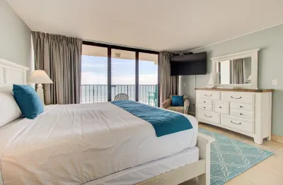 0714 Wavy Daze Hotels near North Carolina Aquarium at Fort Fisher