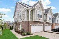 Spacious 4BR Warrenville Home- Rep 1