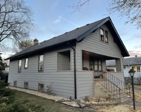 Spacious Retreat Near Convention Centers 4 Bedroom Home by RedAwning Hotels in Des Plaines