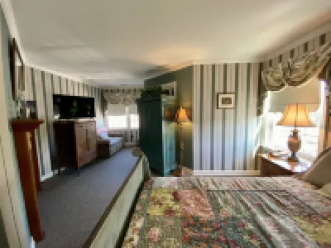 The Cypress Inn Bed & Breakfast Hotels in Conway