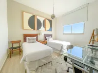 3BR Condo w/ Iconic Arch Views, Pool & 5 min -Town