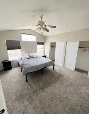 20min it’s from Las Vegas strip Lovely 3 bedroom home Hotels near Goodwill Retail Store and Donation Center