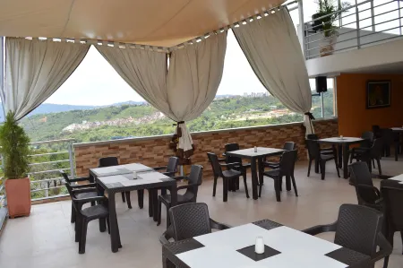 Ayenda 1501 Metropolitana Plaza Отели в г. Лома Меса де Руитоке