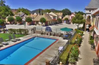 Royal Copenhagen Inn Hotels in Solvang