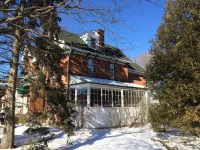 Seaway Manor B&B Hotels in Gananoque