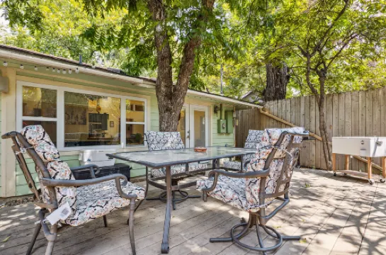 Serene Retreat with Private Porch and Modern Comfort - Charming Oasis