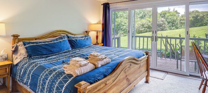 3 Mi to Slopes! Mtn-View Condo in Banner Elk Hotels in Avery County