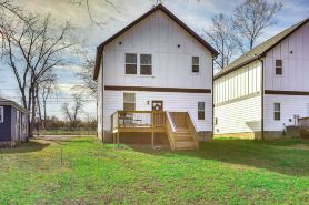 Pet-Friendly Gallatin Home w/ Deck, 1 Mi to Town!
