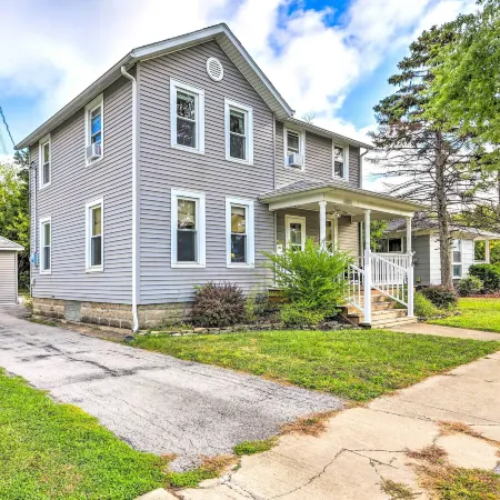 Sweetwater Hideaway - Blocks to Lake Erie!