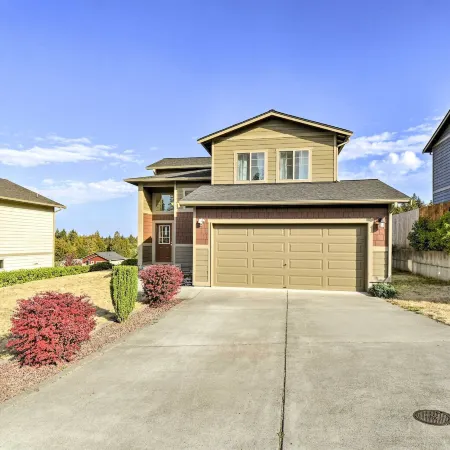 Pet-Friendly Poulsbo Abode w/ Mountain Views!