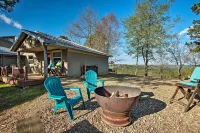 Broken Bow Cottage w/ Deck, Hot Tub & Fire Pit! - Pet friendly