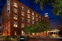 Canvas Hotel Dallas - Rooftop Pools