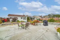Seaside Vacation Rental w/ Patio Near Monterey Bay - parking