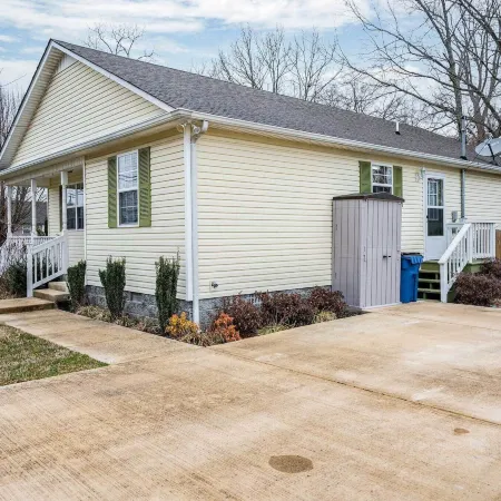 Single-Story Manchester Home Close to Parks!