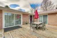Family-Friendly Riverhouse Fishing and Hot Tub - Wifi