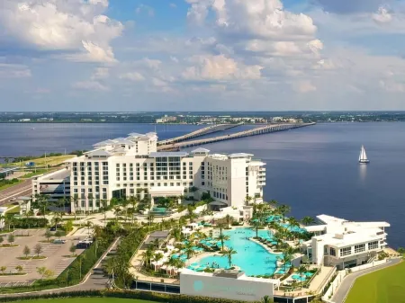 Sunseeker Resort Florida Gulf Coast, Curio Collection Hilton