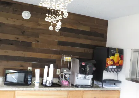 Travelodge by Wyndham Walterboro Отели в г. Коллтон Каунти