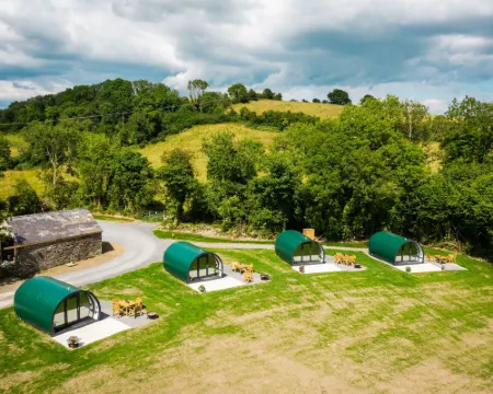 Kinelarty Luxury Glamping Pods ダウンパトリックのホテル