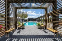 Swimming Pool and Fitness Center - Stylish Family Haven Hôtels à : Citrus Ridge