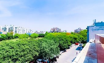 Roomshala 173 Hotel Royal Inn