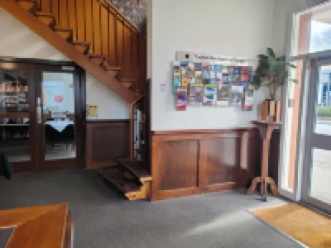 Centennial Inn on Bathurst