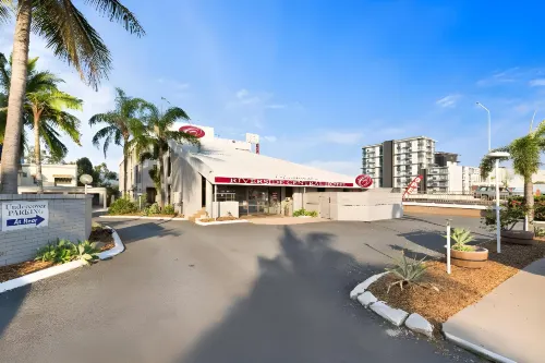 Rockhampton Riverside Central Hotel Official Hotels in Park Avenue