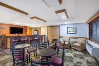 Spark by Hilton Cedar Falls - bar
