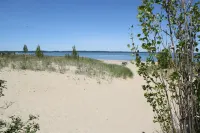 Walking distance to downtown Elk Rapids, Elk Lake and dining