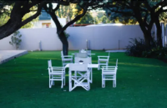 The Hedge Guesthouse Hotels in 