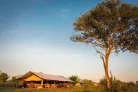 Gnu Mara River Camp - breakfast