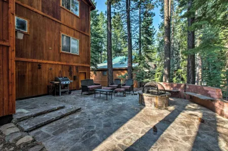 Moosetrack by AvantStay Cozy Cabin in the Heart of Tahoe Donner
