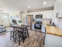 Serene Pine Tree Meadows Cottage w/ Stunning Views