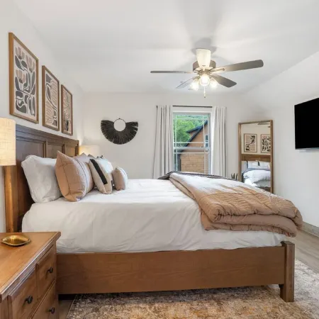 Cedar & Sky—Ozarks Hideaway