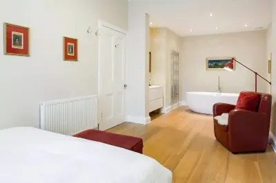 Gorgeous Views from an Elegant Apartment in Bruntsfield 머키스턴 호텔