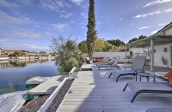 Sun Deck, Hot Tub! Lakefront Tempe House