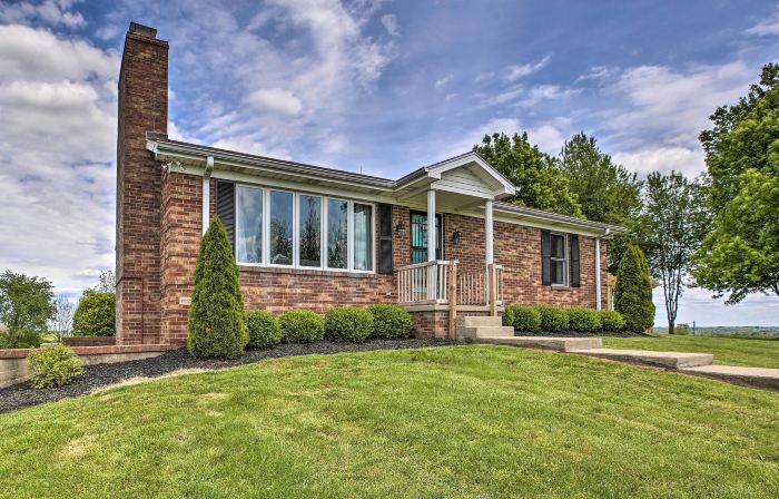 'Blue Moon Cottage' w/ Amazing Views of 5 Counties