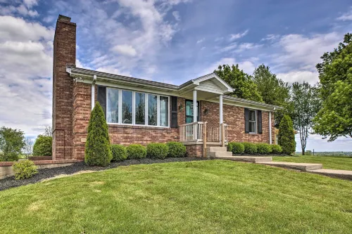 'Blue Moon Cottage' w/ Amazing Views of 5 Counties - parking