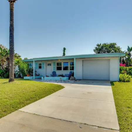 Charming Port Orange Home - Walk to Beach!