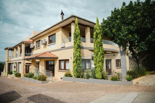 VJ's Guesthouse and Restaurant