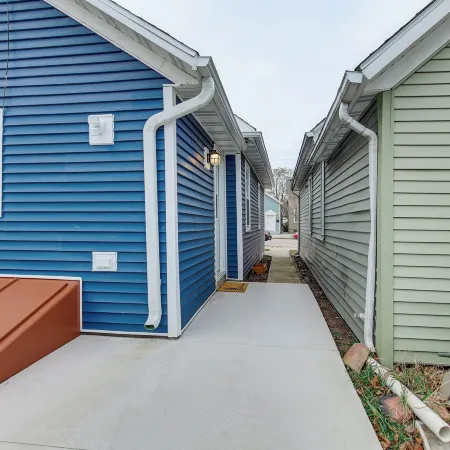 Dog-Friendly Sheboygan Home - 1 Mi to Town!