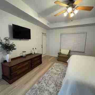 Welcome to this charming 2-bedroom condo located 5 mins from Silver Dollar City! Rooms