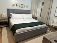 Quiet Fishers Home/Pet Friendly/Hot Tub/Golf/Pickleball/Fenced Yard/Concerts!! Hotels in Fishers