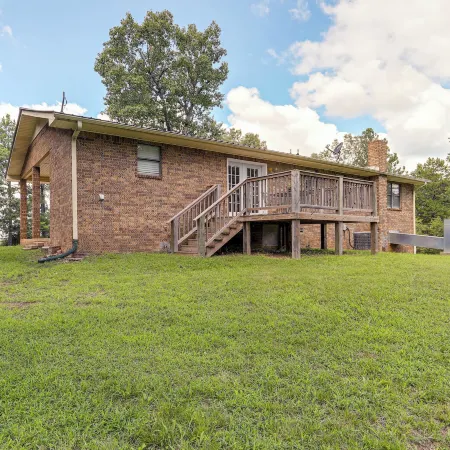 Rural Melbourne House with Deck!