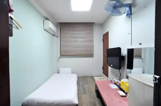 Goodstay Saewha Hostel Hoteles cerca de Cheong Wa Dae Sarangbang