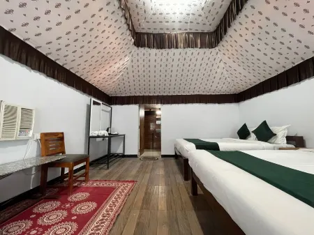 Unity Holiday Resort - Statue of Unity Отели рядом с достопримечательностью «Стейтью Оф Юнити»